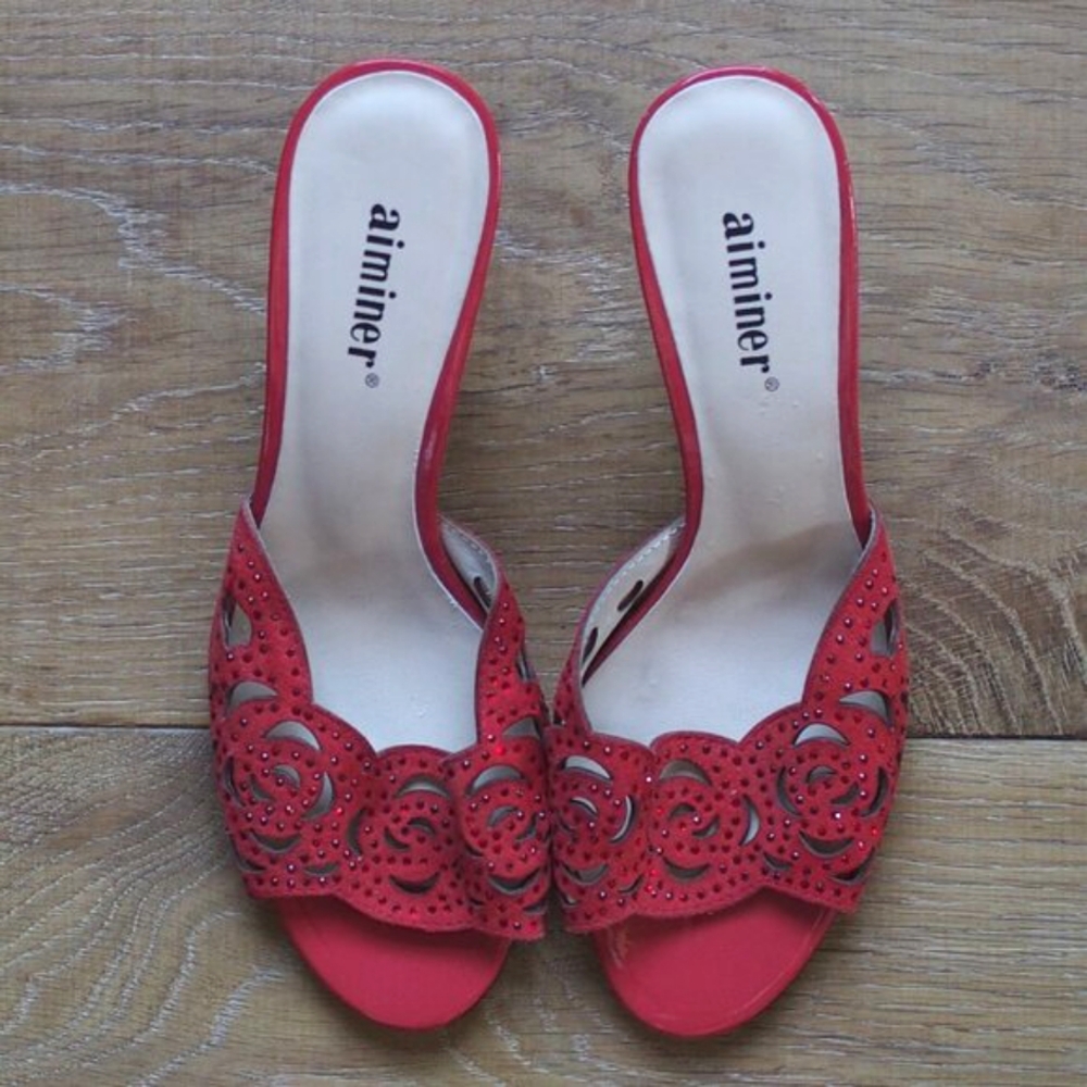 aiminer | NWOT Scalloped Cut Out Slide Heels w Rhinestones